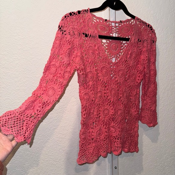 Vintage Y2K Pink Crochet Knit Top Floral Boho Bell Sleeve Festival Blouse - Picture 2 of 6